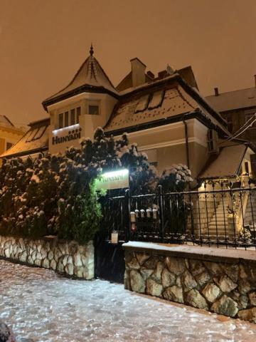 Hunyadi Bed & Breakfast Gyor Exterior photo